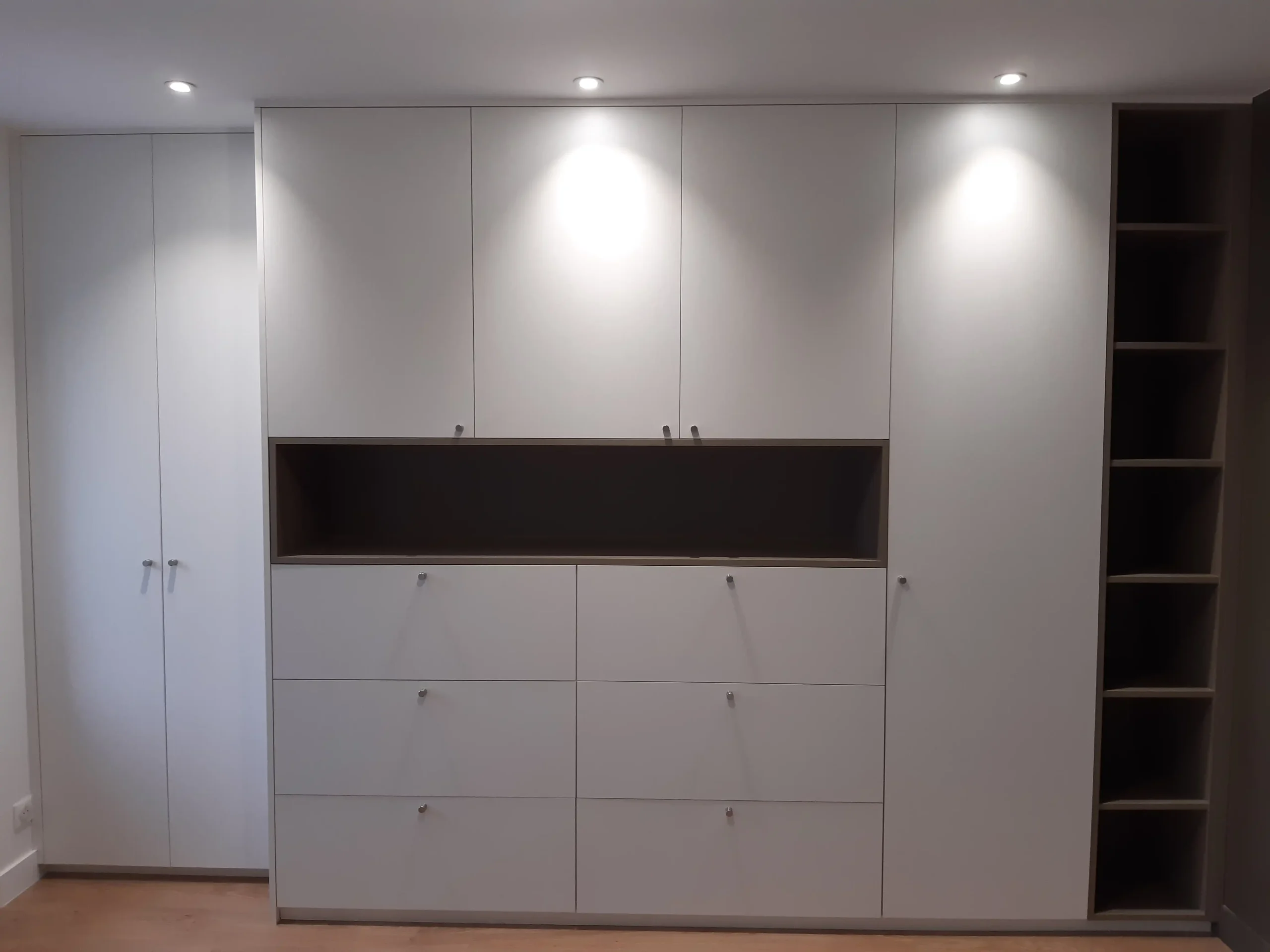 dressing-ameublement-berriau-menuiserie-les-brouzils.jpg (2) dressing-ameublement-berriau-menuiserie-les-brouzils.jpg (2)